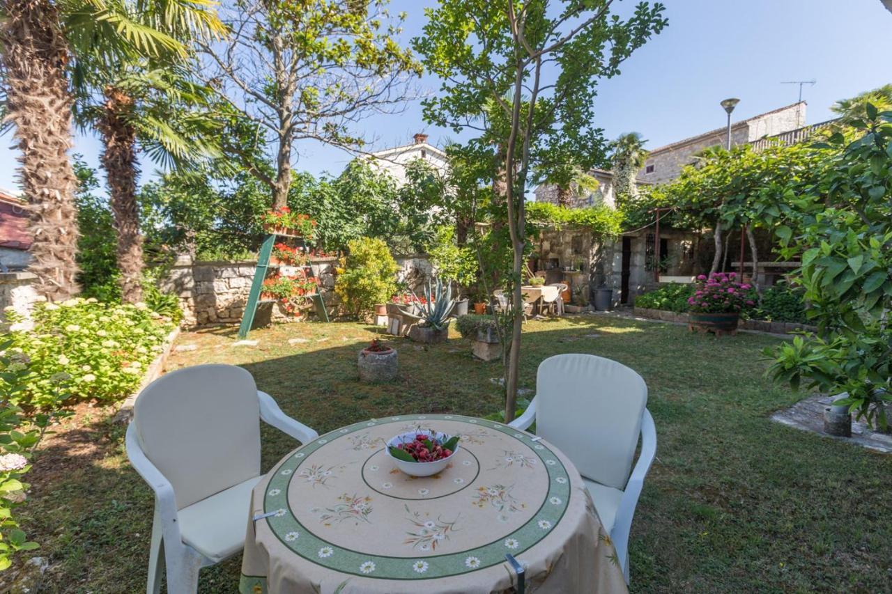 Anamarija Apartments Near The Beach And The Fantastic Adria Sea With Over 10 Small Islands Close By Funtana Buitenkant foto