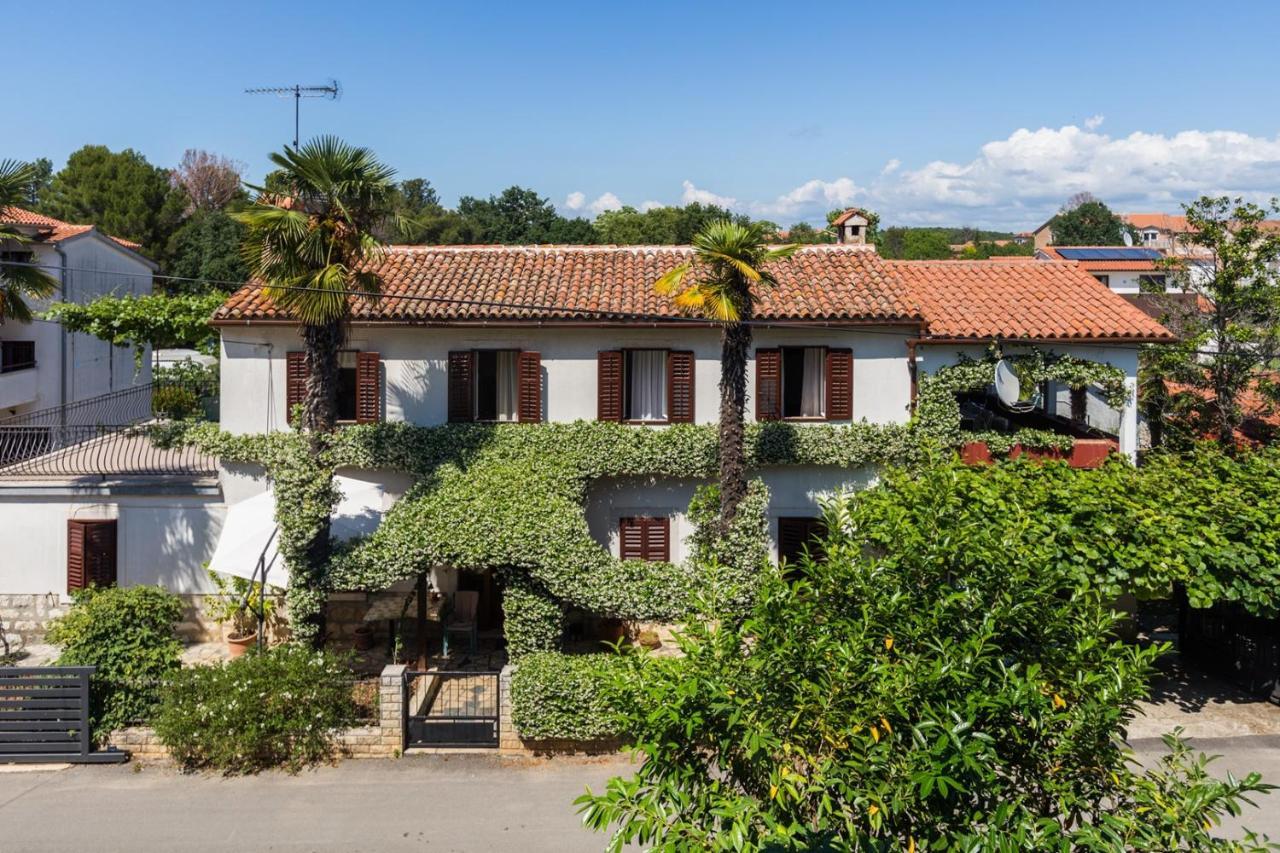 Anamarija Apartments Near The Beach And The Fantastic Adria Sea With Over 10 Small Islands Close By Funtana Buitenkant foto