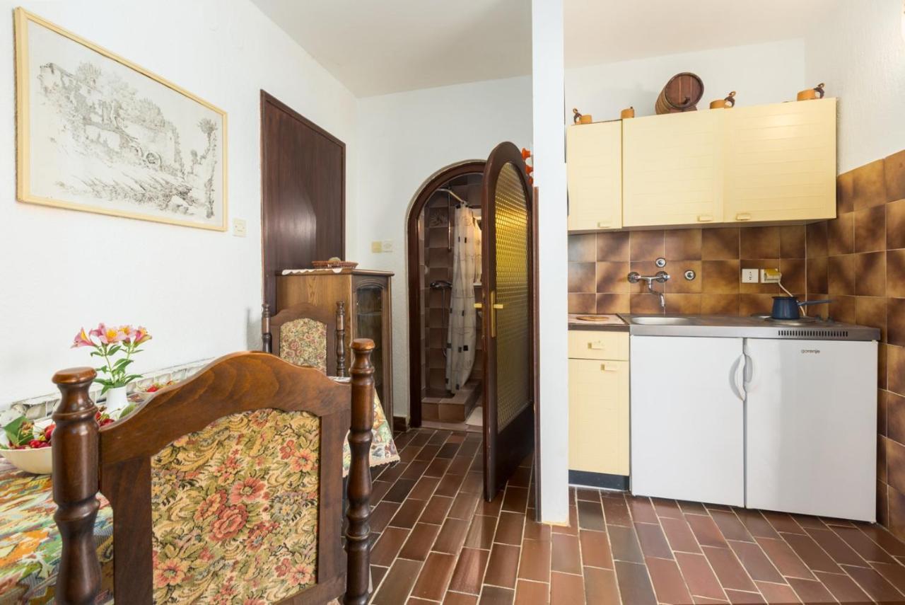 Anamarija Apartments Near The Beach And The Fantastic Adria Sea With Over 10 Small Islands Close By Funtana Buitenkant foto