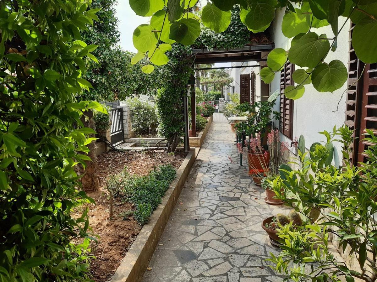 Anamarija Apartments Near The Beach And The Fantastic Adria Sea With Over 10 Small Islands Close By Funtana Buitenkant foto